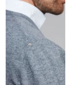 Geelong V-Neck Sweater