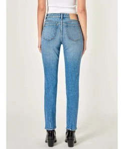 Lexi Straight Dreams